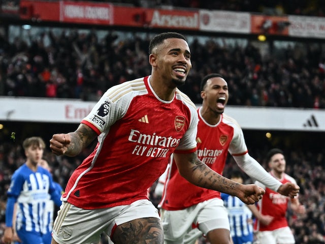 Gabriel Jesus d'Arsenal célèbre son premier but le 17 décembre 2023