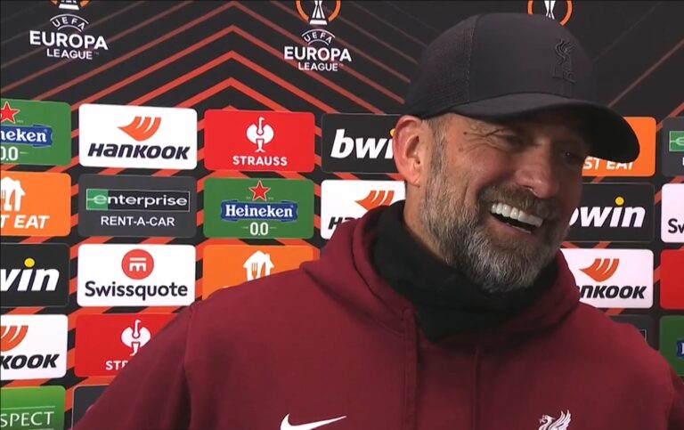 (Vidéo) Jurgen Klopp ne pouvait s'empêcher de sourire après la question du journaliste après les ébats de Liverpool