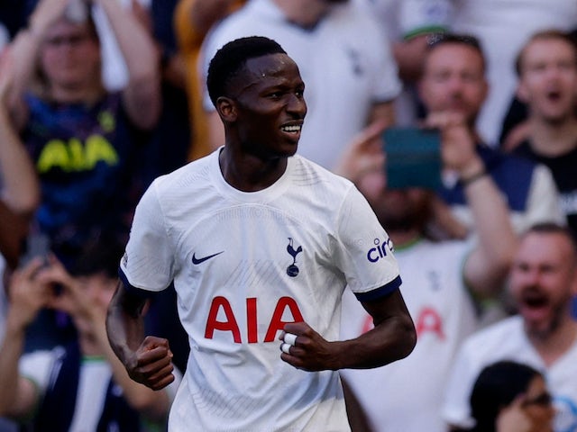 Pape Sarr de Tottenham Hotspur photographié en août 2023 Pape Sarr de Tottenham Hotspur photographié en août 2023