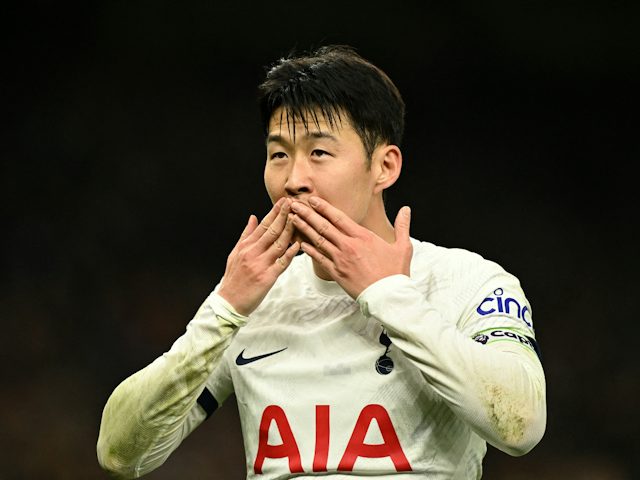 Son Heung-min célèbre son but pour Tottenham Hotspur le 10 décembre 2023