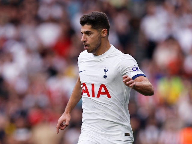 Manor Solomon en action pour Tottenham Hotspur en septembre 2023