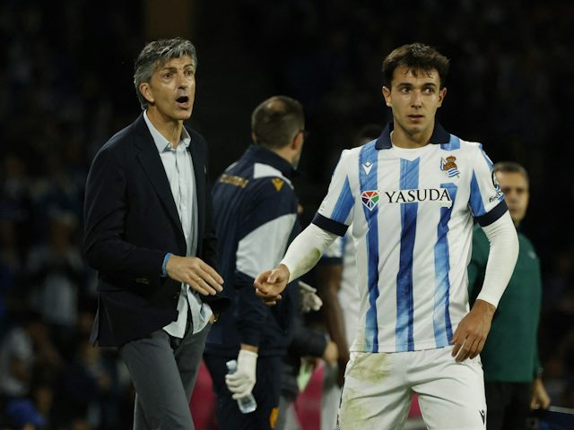 L'entraîneur de la Real Sociedad, Imanol Alguacil, avec Martin Zubimendi le 29 novembre 2023
