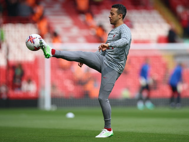 Thiago Alcantara de Liverpool s'échauffe le 22 avril 2023 Thiago Alcantara de Liverpool s'échauffe le 22 avril 2023