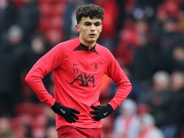 Stefan Bajcetic s'échauffe pour Liverpool le 21 janvier 2023 Stefan Bajcetic s'échauffe pour Liverpool le 21 janvier 2023