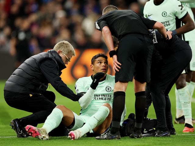 Thiago Silva de Chelsea reçoit des soins médicaux le 12 février 2024 Thiago Silva de Chelsea reçoit des soins médicaux le 12 février 2024