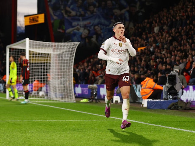 Phil Foden de Manchester City célèbre son but contre Bournemouth le 24 février 2024