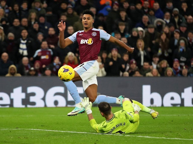 Ollie Watkins d'Aston Villa marque un but qui sera ensuite refusé le 30 janvier 2024.
