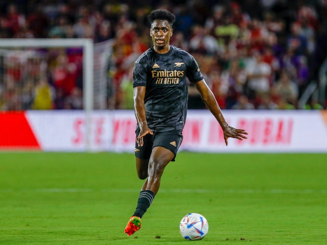 Le milieu de terrain d'Arsenal Albert Sambi Lokonga photographié en juillet 2022