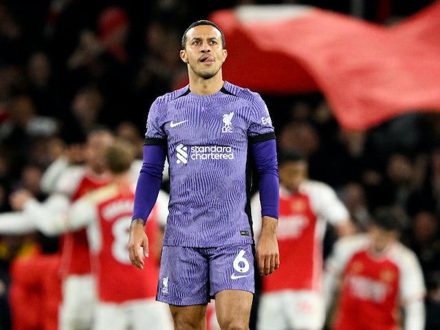 Le milieu de terrain de Liverpool Thiago Alcantara photographié en février 2024