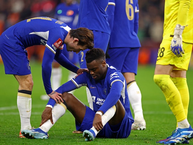 Le défenseur de Chelsea Benoit Badiashile s'est blessé le 7 février 2024.