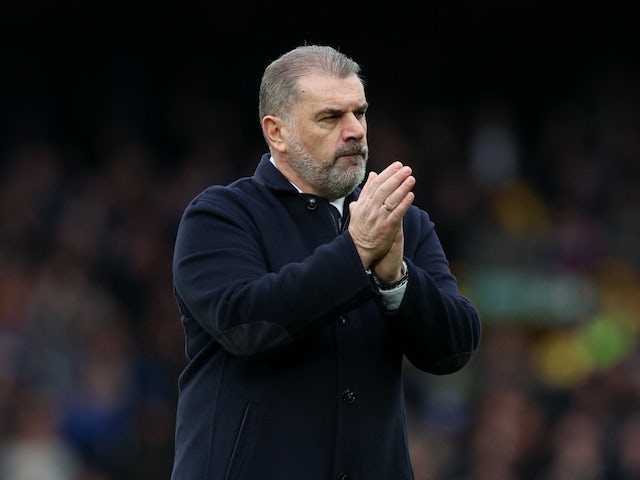 Ange Postecoglou, manager de Tottenham Hotspur, réagit le 3 février 2024