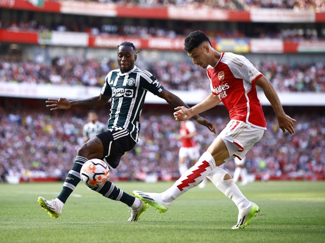 Aaron Wan-Bissaka de Manchester United en action avec Gabriel Martinelli d'Arsenal le 3 septembre 2023