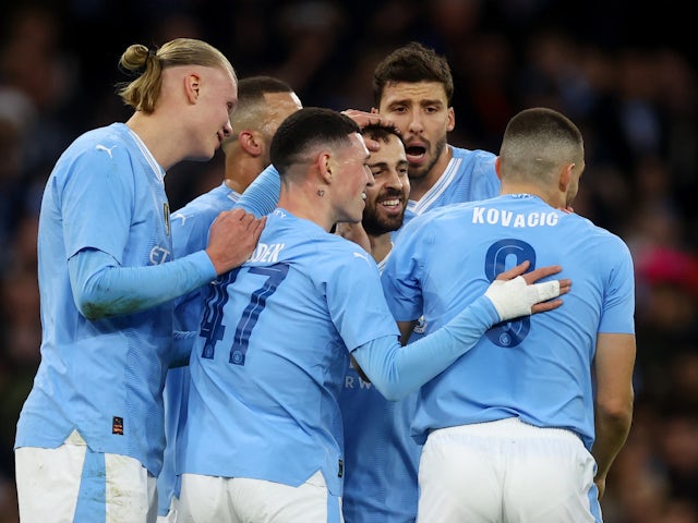 Bernardo Silva de Manchester City célèbre son deuxième but le 16 mars 2024