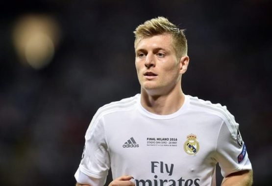 Toni Kroos est l'un des joueurs actifs avec le plus de apparitions en UEFA Champions League La star du Real Madrid, Toni Kroos, est l'un des milieux de terrain les plus anciens du club.