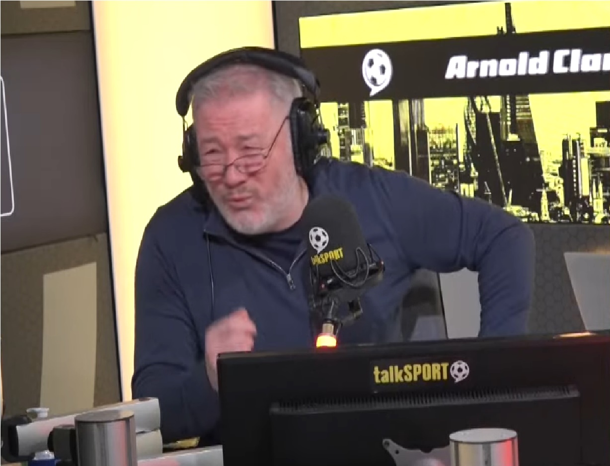 (Vidéo) Ally McCoist est resté abasourdi alors que Jeff Stelling omet le pilier de Liverpool de la course au titre XI