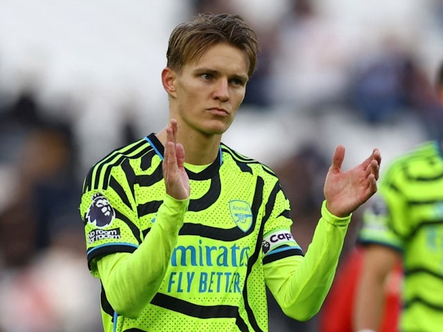Martin Odegaard d'Arsenal célèbre après le match du 11 février 2024