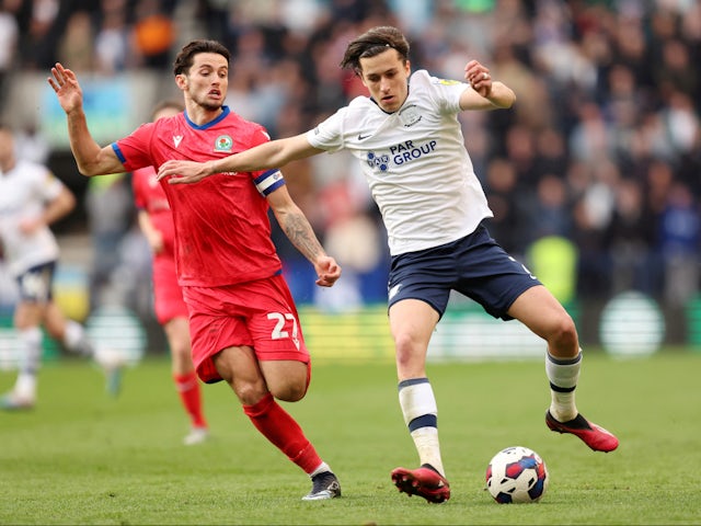 Alvaro Fernandez en action pour Preston North End en avril 2023