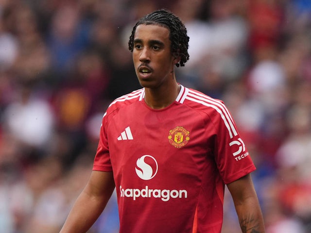 Le défenseur de Manchester United Leny Yoro le 20 juillet 2024