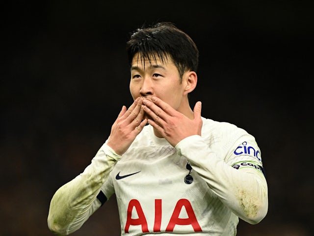 Son Heung-min célèbre son but pour Tottenham Hotspur le 10 décembre 2023