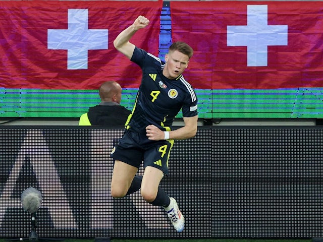 L'Écossais Scott McTominay célèbre son premier but le 19 juin 2024