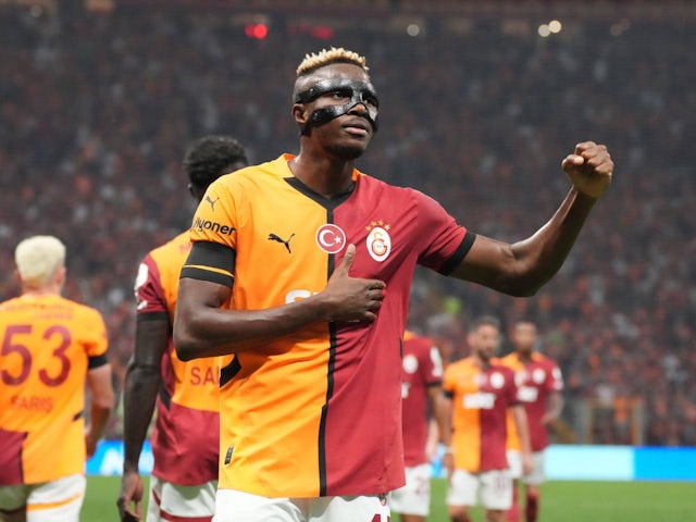 Victor Osimhen fait la fête après le deuxième but de Galatasaray le 14 septembre 2024 Victor Osimhen fait la fête après le deuxième but de Galatasaray le 14 septembre 2024