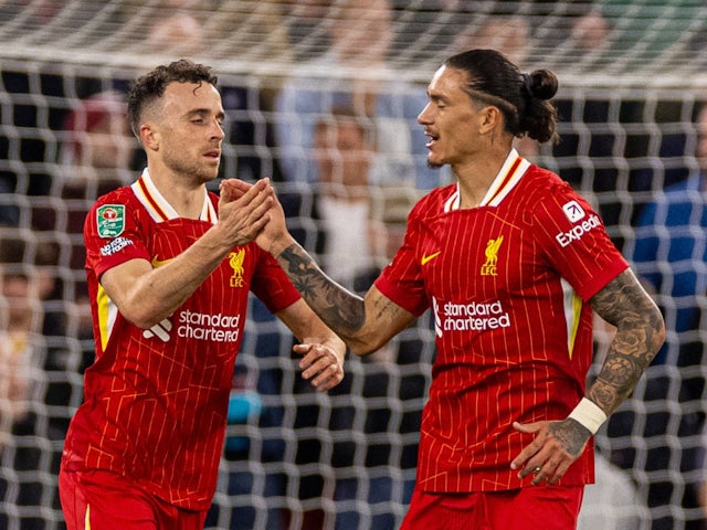 Diogo Jota de Liverpool célèbre son premier but avec Darwin Nunez le 25 septembre 2024
