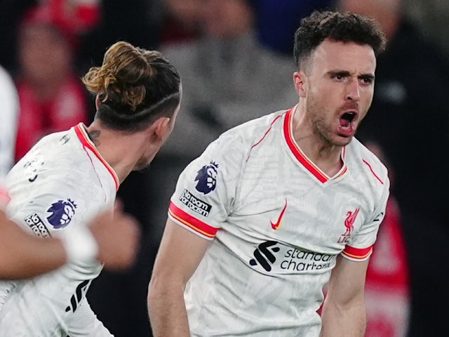 Diogo Jota de Liverpool célèbre son but le 14 janvier 2025