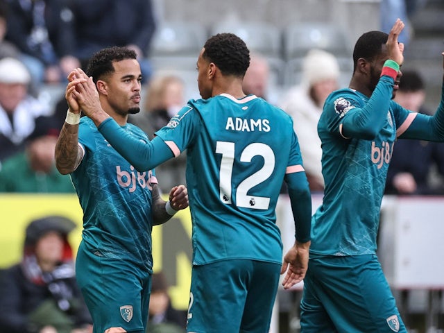 Justin Kluivert de Bournemouth célèbre après avoir marqué le 18 janvier 2025