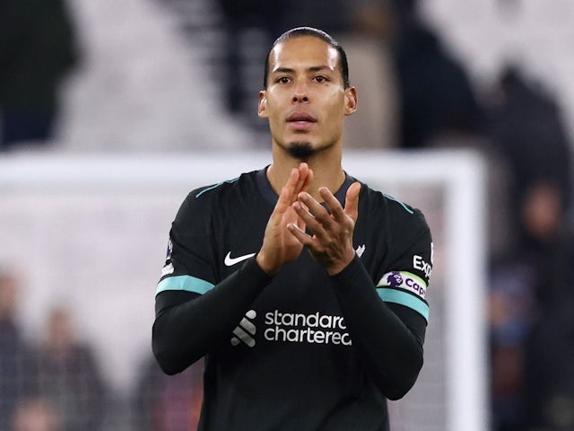 Virgil van Dijk de Liverpool célèbre à temps plein après le match de Premier League de son équipe contre West Ham United, le 29 décembre 2024.