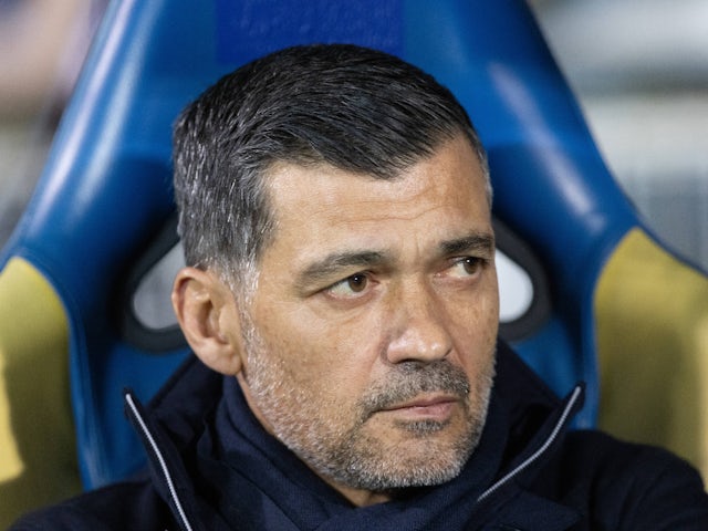 AC Milan Manager Sergio Conceicao illustré le 30 mars 2024