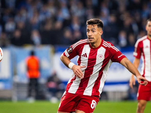 Charalampos kostoulas d'Olympiacos le 24 octobre 2024