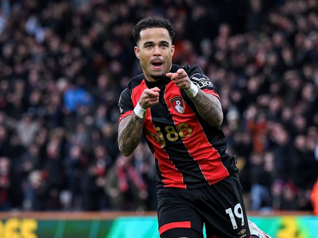 Justin Kluivert célèbre après avoir marqué pour Bournemouth le 25 janvier 2025