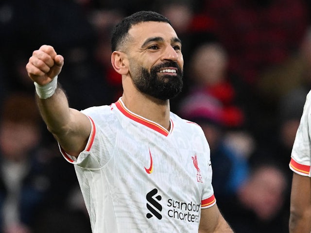 Mohamed Salah de Liverpool célèbre le score le 1er février 2025