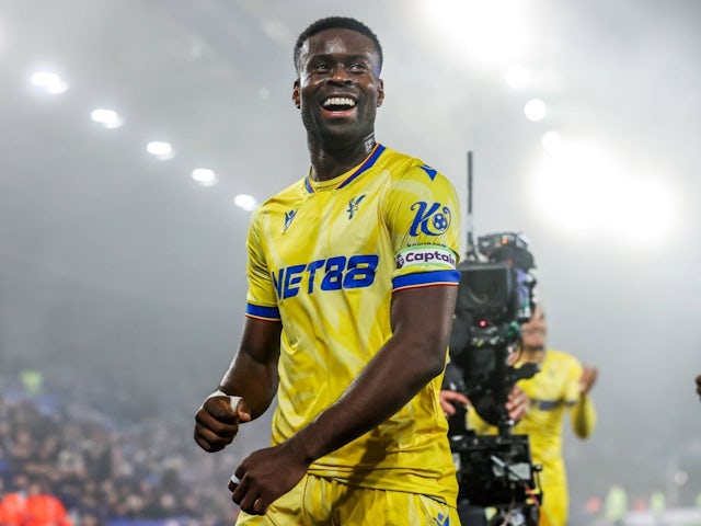 Marc Guehi célèbre après avoir marqué pour Crystal Palace le 15 janvier 2025