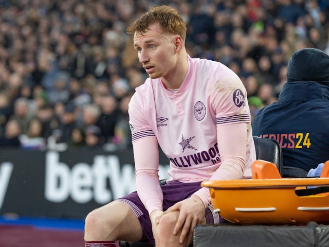 SEPP Van den Berg de Brentford quitte le terrain le 15 février 2025