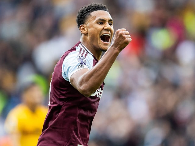 Ollie Watkins d'Aston Villa célèbre le score contre Wolverhampton Wanderers le 21 septembre 2024