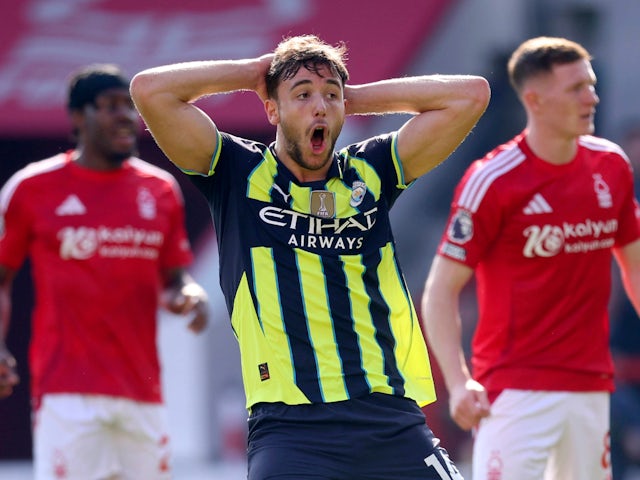 Nico Gonzalez de Manchester City réagit le 8 mars 2025