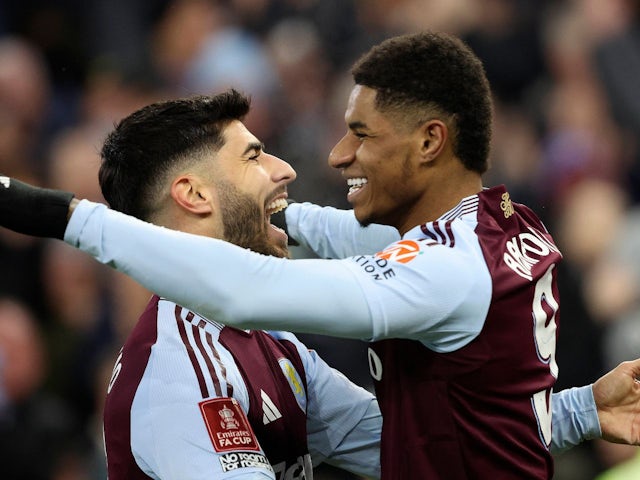 Marcus Rashford d'Aston Villa célèbre avec Marco Asensio le 28 février 2025