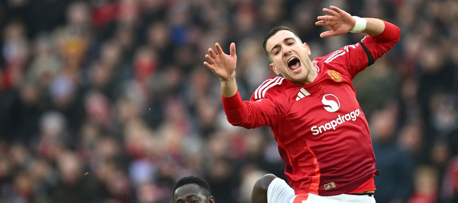 Le Bayern Munich rejoigne le Real Madrid dans la course à Diogo Dalot de Man United - Man United News and Transfer News