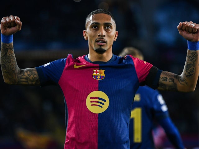 Raphinha de Barcelone célèbre après avoir marqué le 11 mars 2025