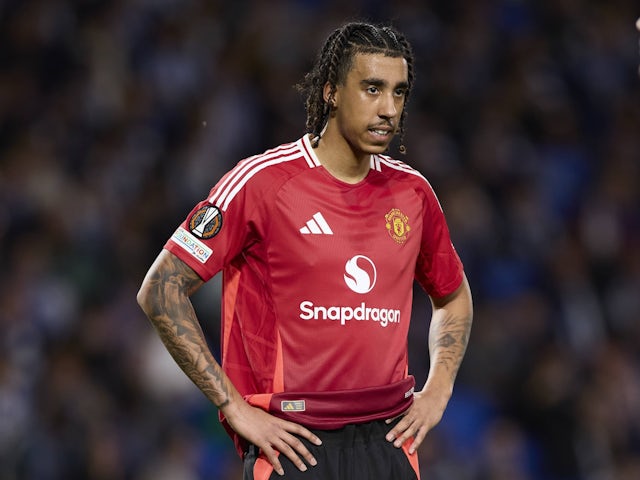 Le défenseur de Manchester United, Leny Yoro, le 6 mars 2025