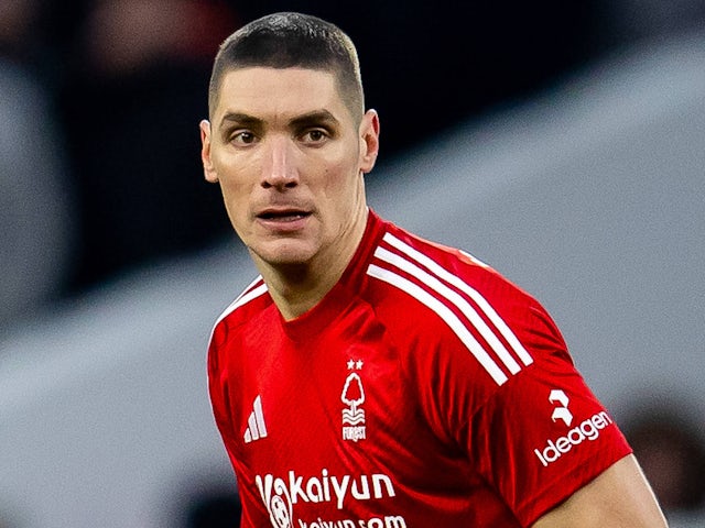 Nikola Milenkovic de Nottingham Forest illustré le 19 janvier 2025