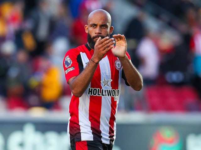 Bryan MBEUMO de Brentford applaudit les fans après le match le 28 septembre 2024
