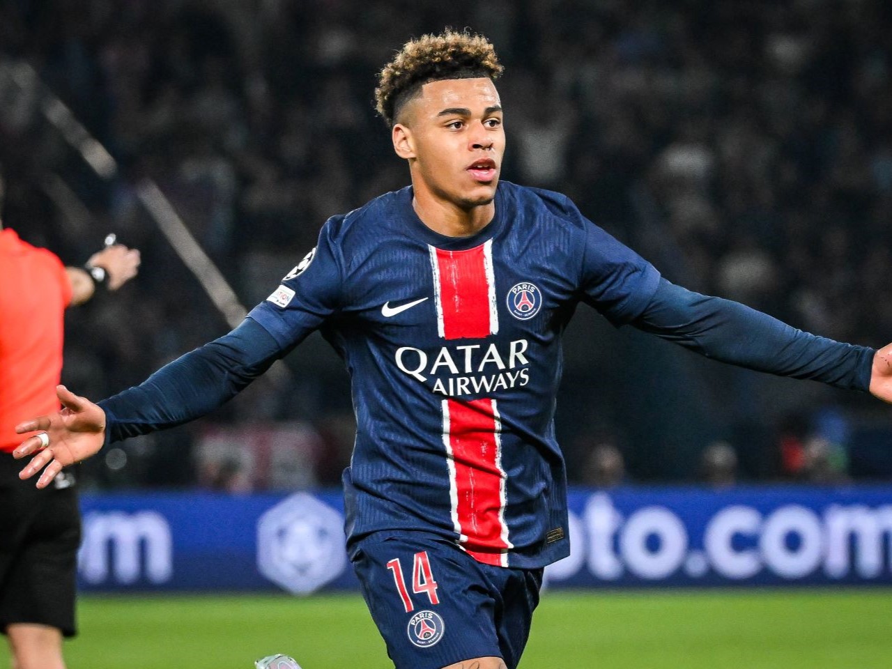 Kvaratskhelia & Doue light up the Champions League as PSG best Aston Villa