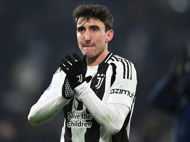 Andrea Cambiaso de la Juventus représenté le 14 janvier 2025