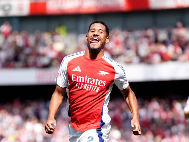 William Saliba célèbre le score pour Arsenal le 11 août 2024