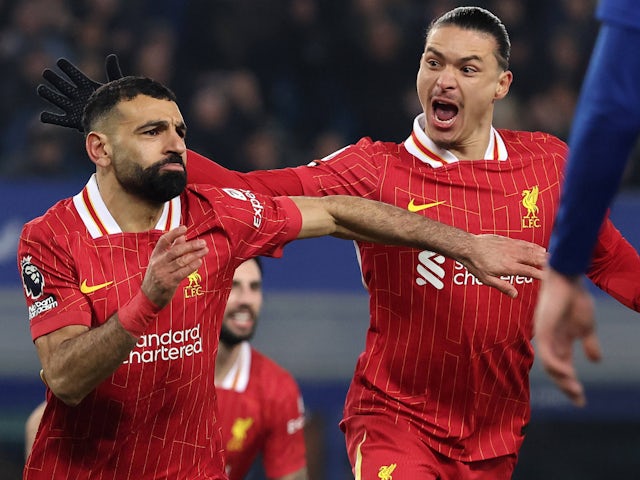 Mohamed Salah et Darwin Nunez de Liverpool célèbrent le 12 février 2025
