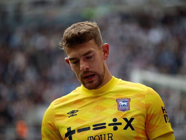 Alex Palmer d'Ipswich Town lors du match de son équipe contre Newcastle United, le 26 avril 2025