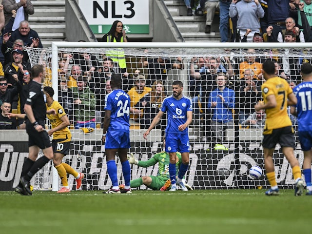 Matheus Cunha de Wolverhampton Wanderers se détourne alors qu'il le fait 1-0 le 26 avril 2025