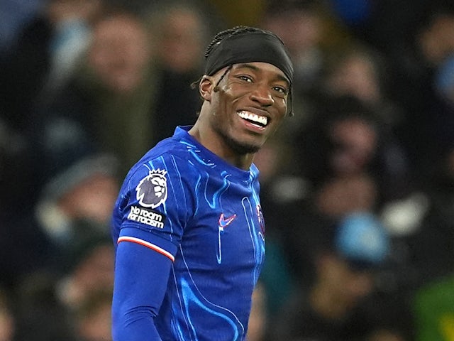 Noni Madueke de Chelsea célèbre le score le 25 janvier 2025